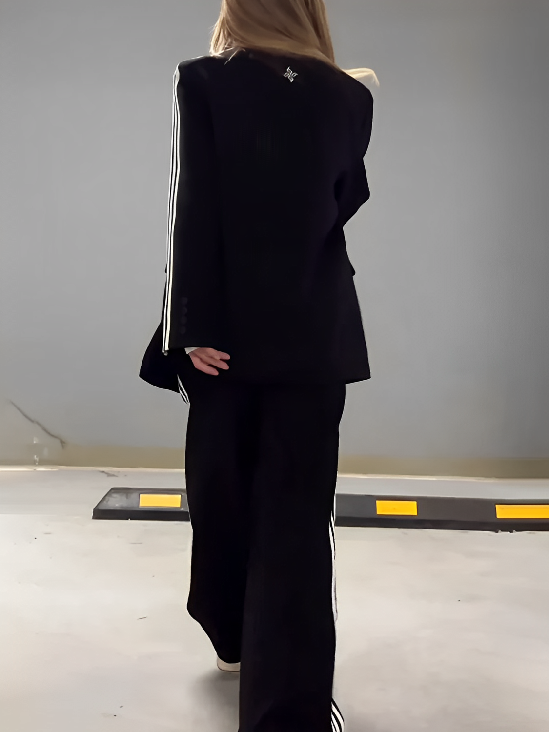 Women's Sporty Tailoring Set with Oversized Blazer and Pants with Side Stripes - Regina